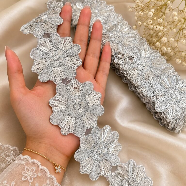 Silver Patch Lace border